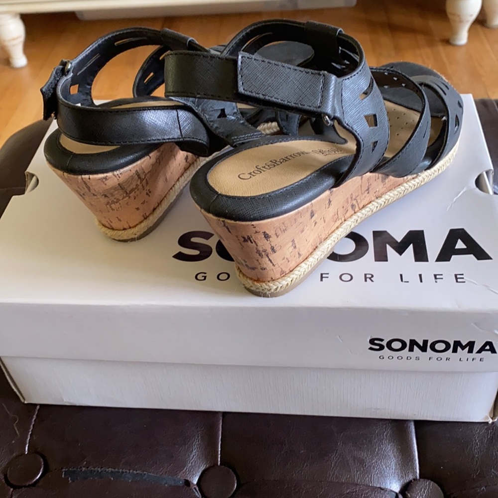 *LIKE NEW* SONOMA Women’s Black Wedge Sandals